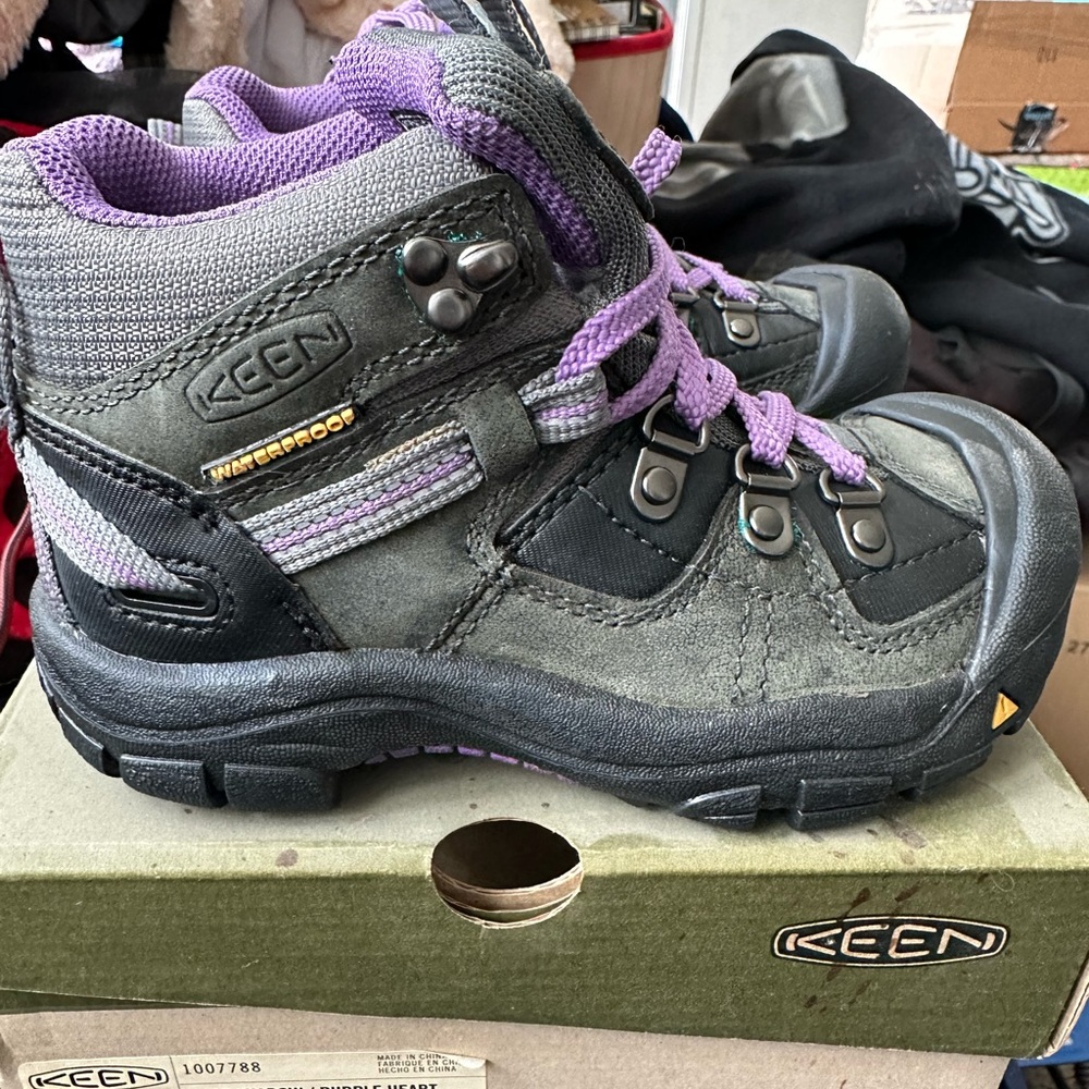 Keen- Toddler- New in box, purple and gray hiking boot. Size 11
